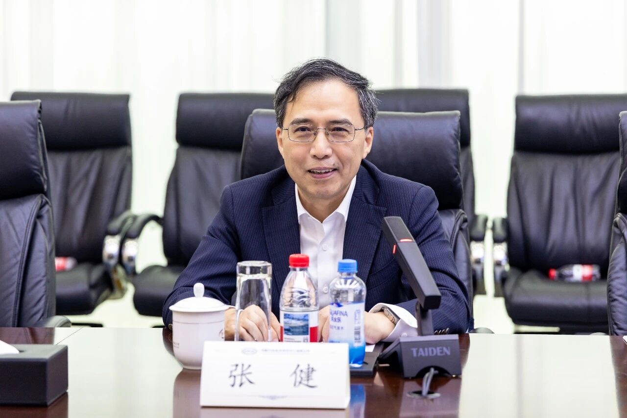 董事长.jpg